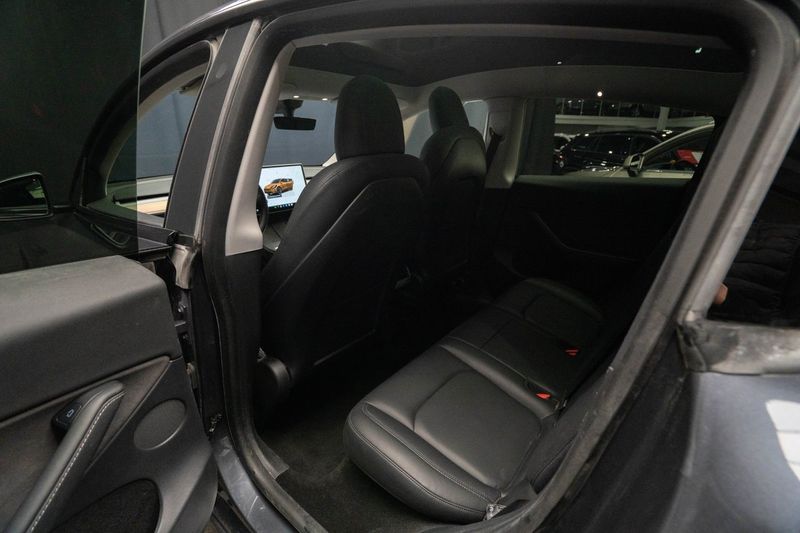 Tesla Model Y bild 22