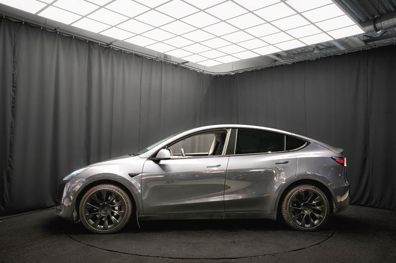 Tesla Model Y bild 12