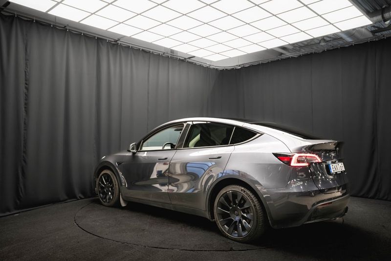 Tesla Model Y bild 10