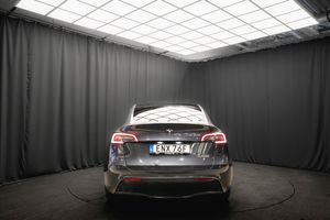 Tesla Model Y bild 8