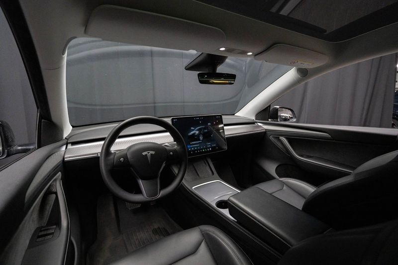 Tesla Model Y bild 10