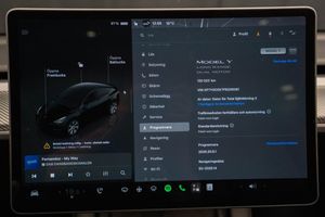 Tesla Model Y bild 23