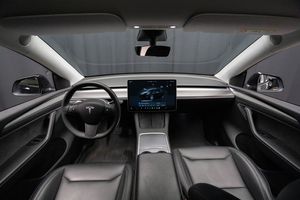 Tesla Model Y bild 12