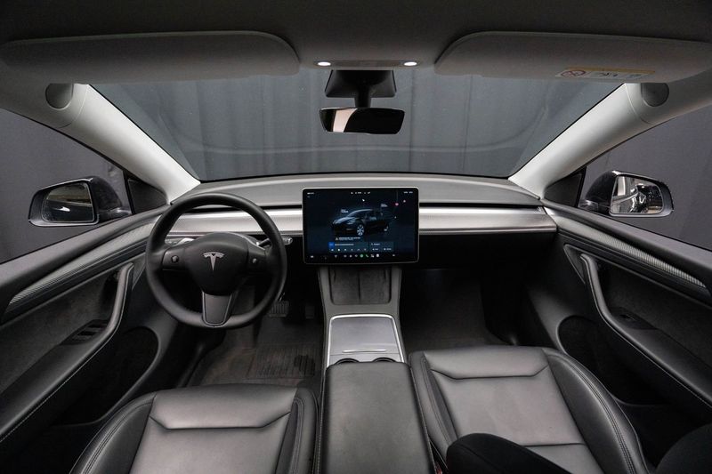 Tesla Model Y bild 12