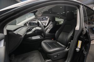 Tesla Model Y bild 15
