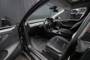 Tesla Model Y bild 14