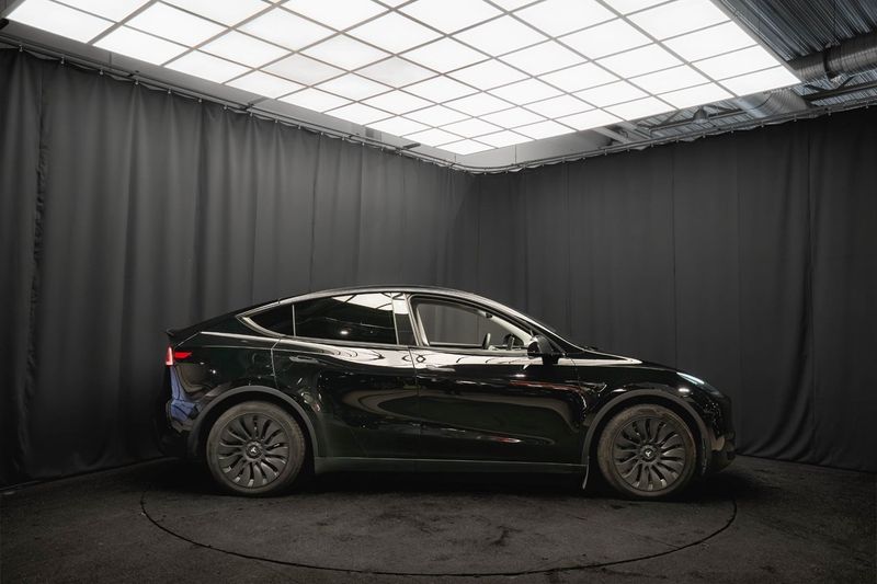 Tesla Model Y bild 6