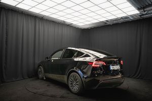 Tesla Model Y bild 9