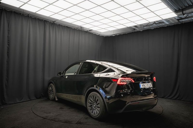 Tesla Model Y bild 9