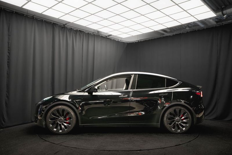 Tesla Model Y bild 10