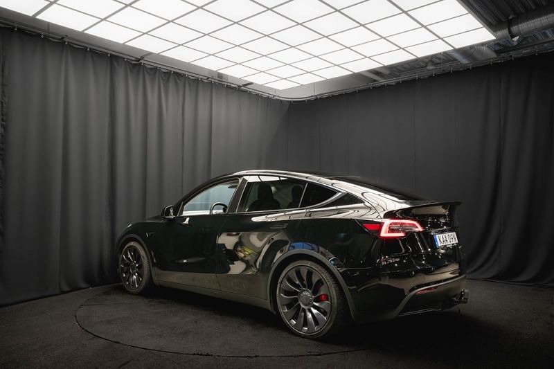 Tesla Model Y bild 9