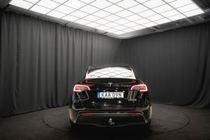 Tesla Model Y bild 8