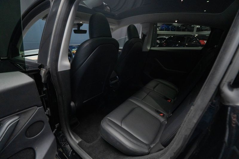 Tesla Model Y bild 19