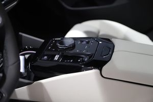 BMW i5 bild 13