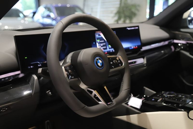 BMW i5 bild 12