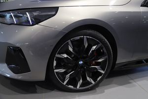 BMW i5 bild 8