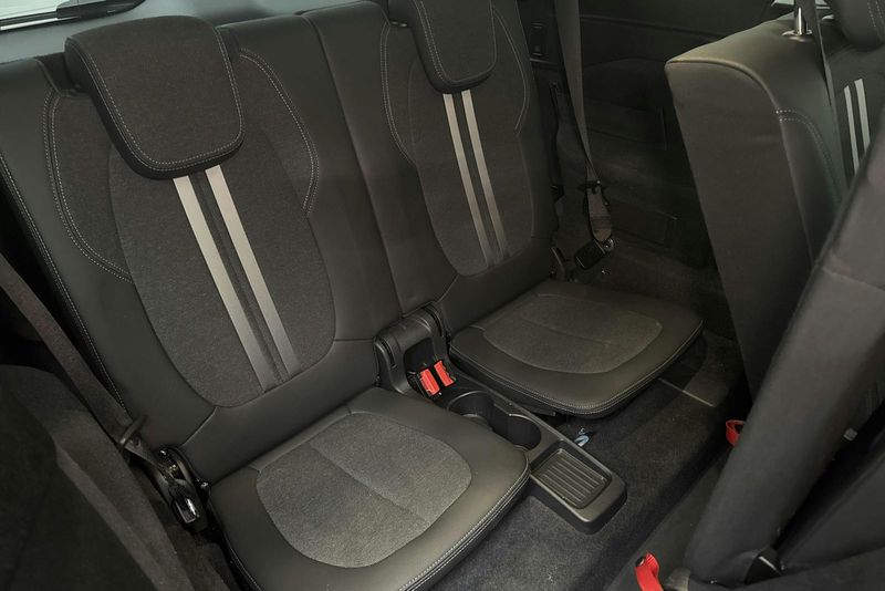 BMW 216 bild 9