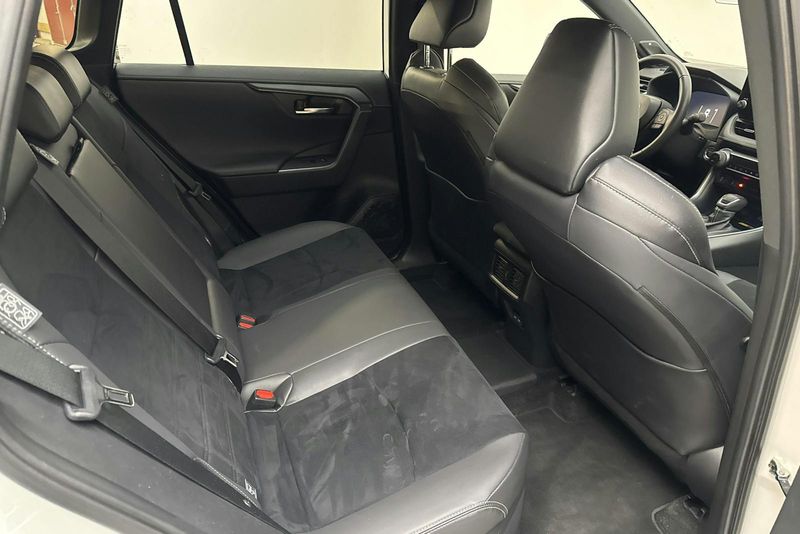 Toyota RAV4 bild 8