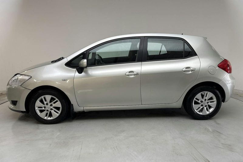 Toyota Auris bild 2
