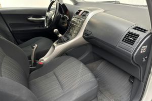 Toyota Auris bild 7