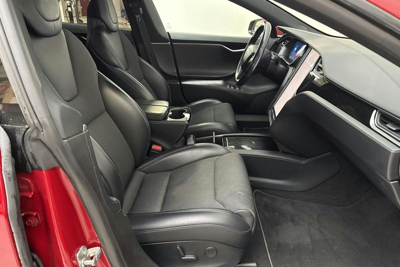 Tesla Model S bild 7