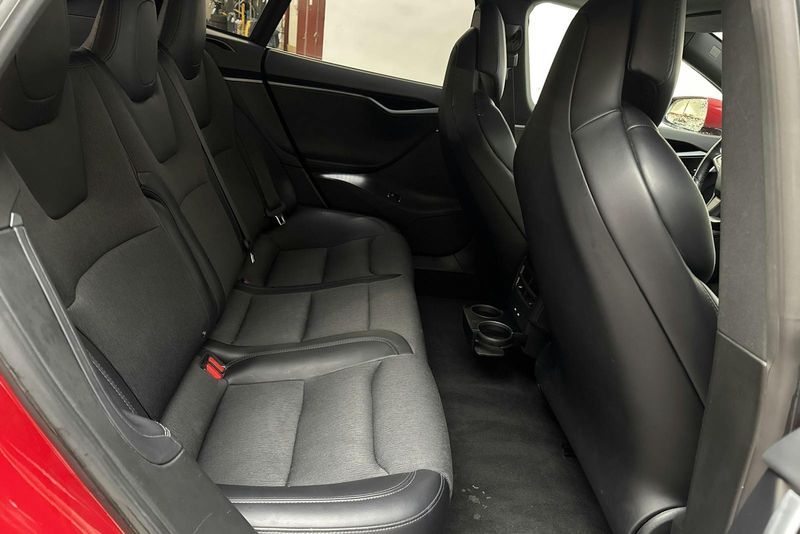Tesla Model S bild 8