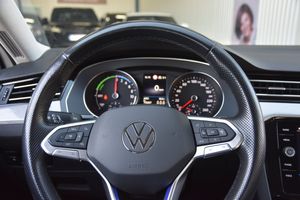 Volkswagen Passat bild 13