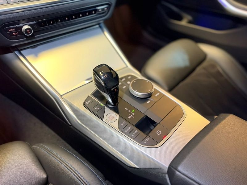 BMW 320 bild 13