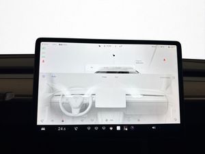 Tesla Model Y bild 19