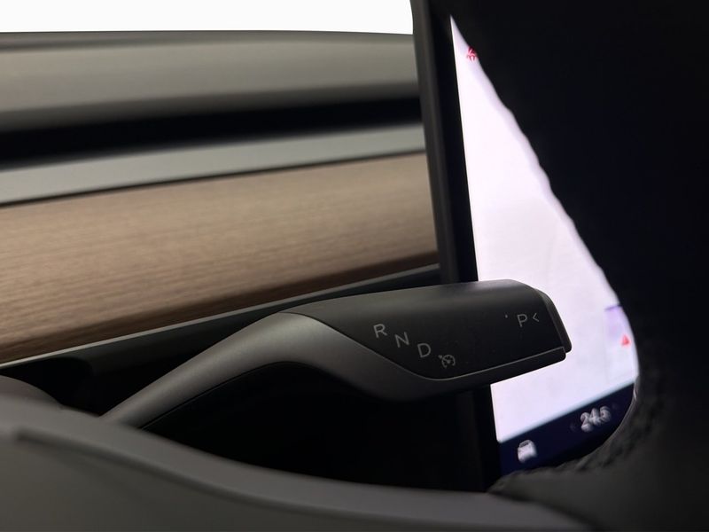Tesla Model Y bild 17