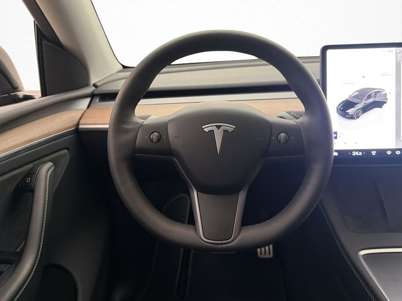 Tesla Model Y bild 16