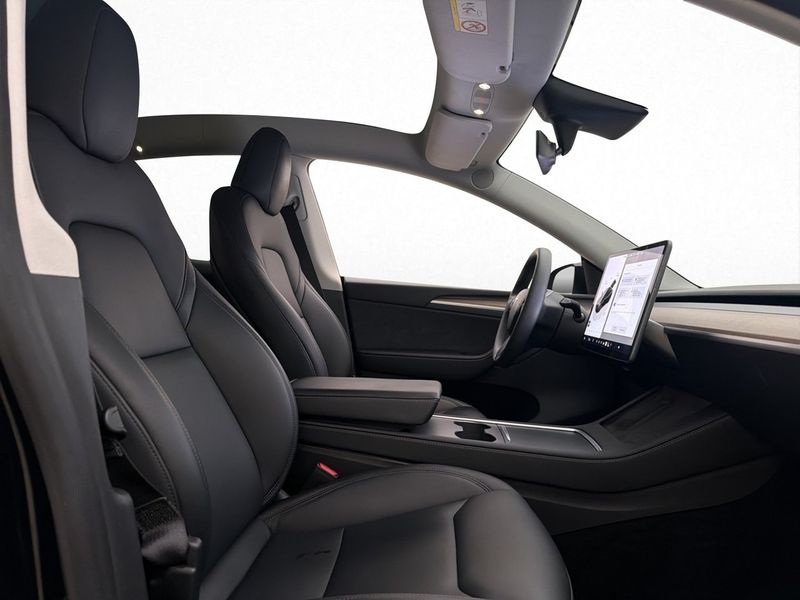 Tesla Model Y bild 27