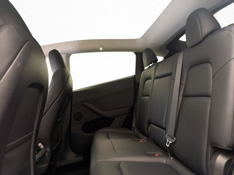 Tesla Model Y bild 28