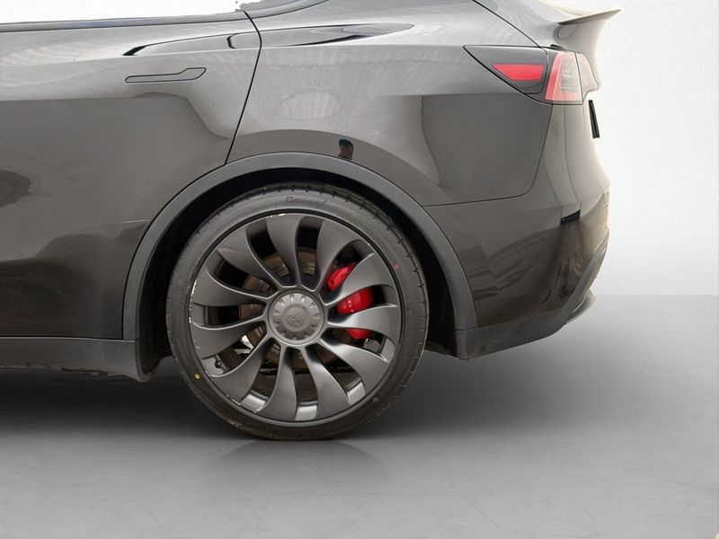 Tesla Model Y bild 32