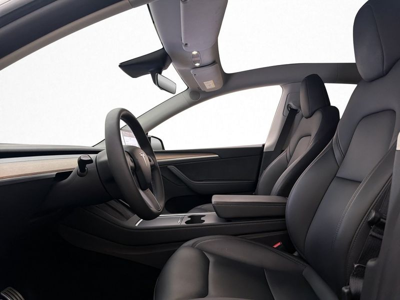 Tesla Model Y bild 13
