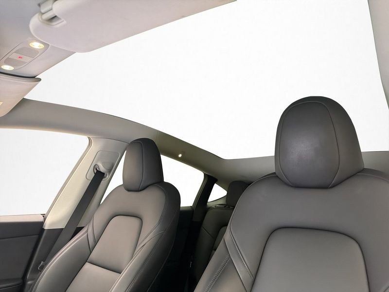 Tesla Model Y bild 14