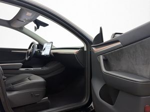 Tesla Model Y bild 26