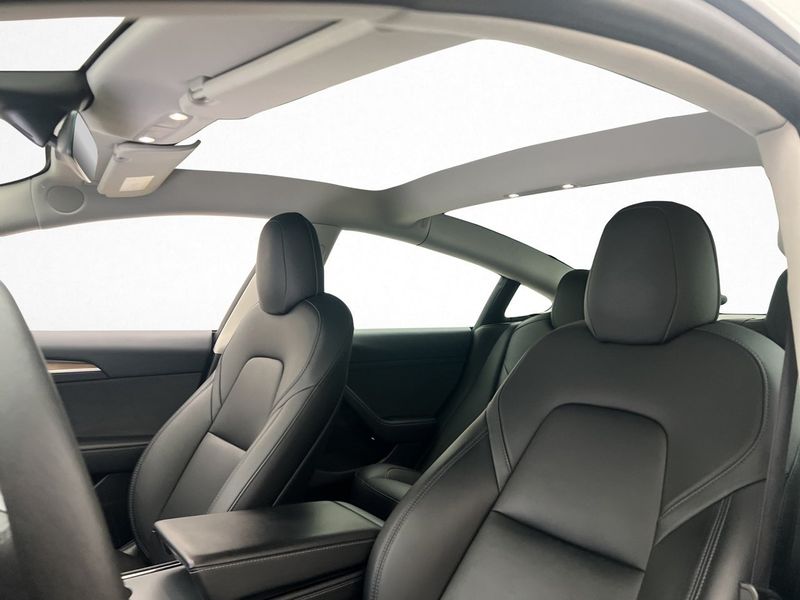 Tesla Model 3 bild 14