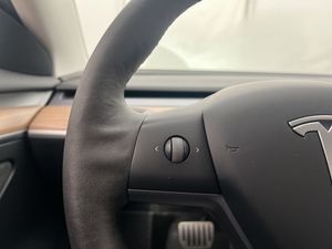 Tesla Model 3 bild 25
