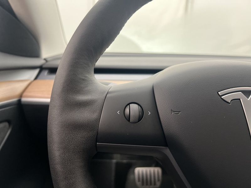 Tesla Model 3 bild 25