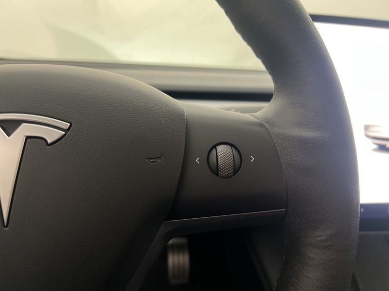 Tesla Model 3 bild 26