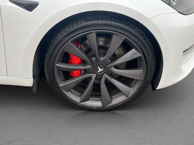 Tesla Model 3 bild 32