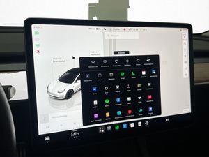 Tesla Model 3 bild 17