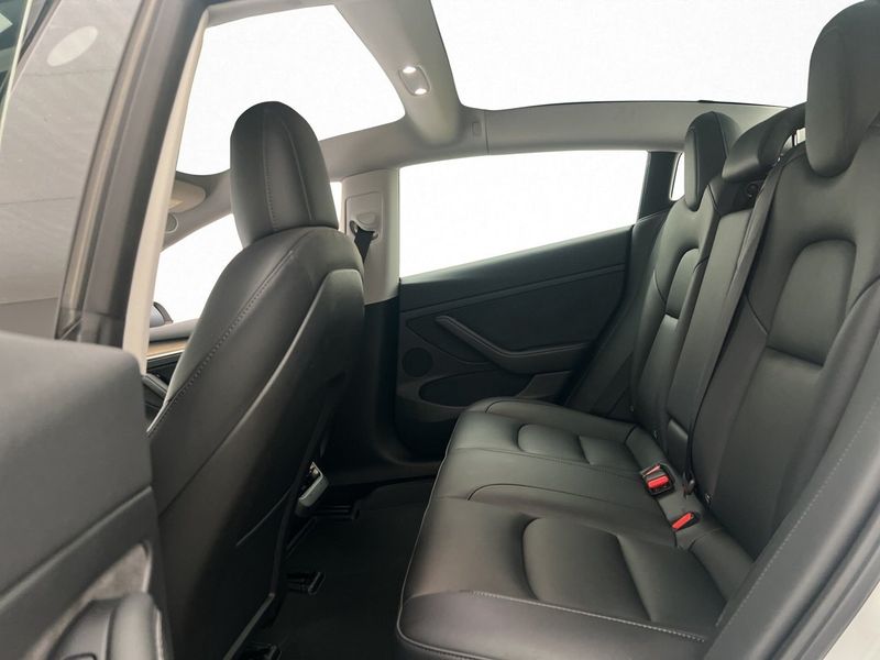 Tesla Model 3 bild 23