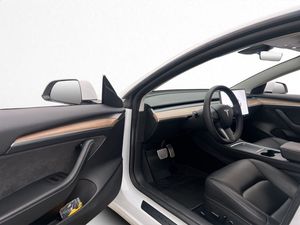 Tesla Model 3 bild 33