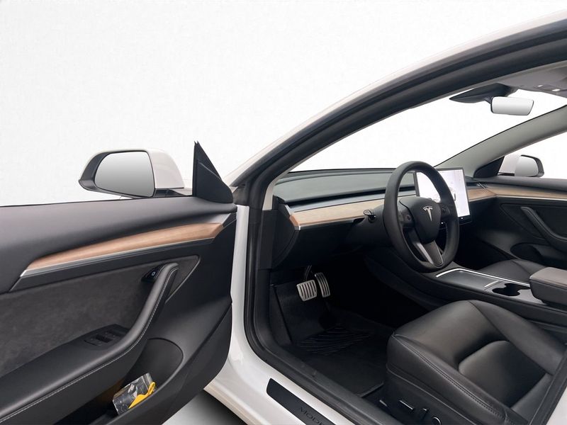 Tesla Model 3 bild 33
