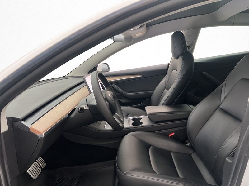Tesla Model 3 bild 11