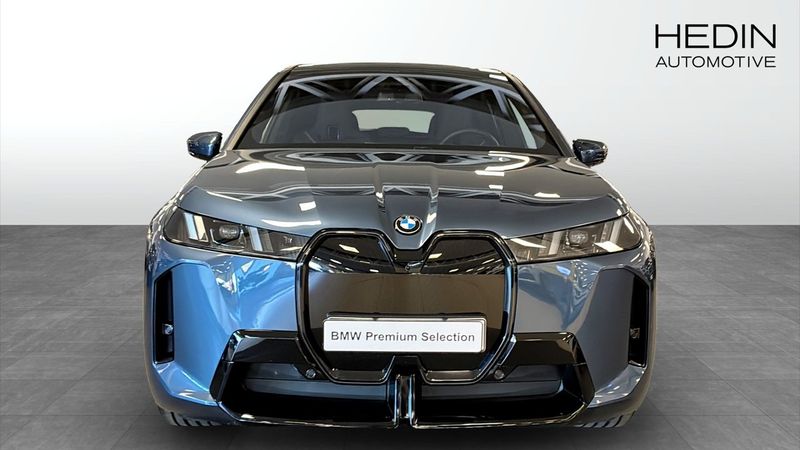 BMW iX bild 8