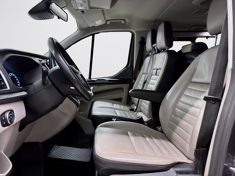 Ford Tourneo Custom bild 8