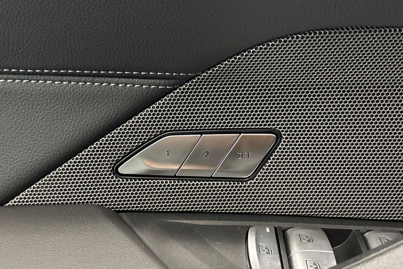 BMW i4 bild 17